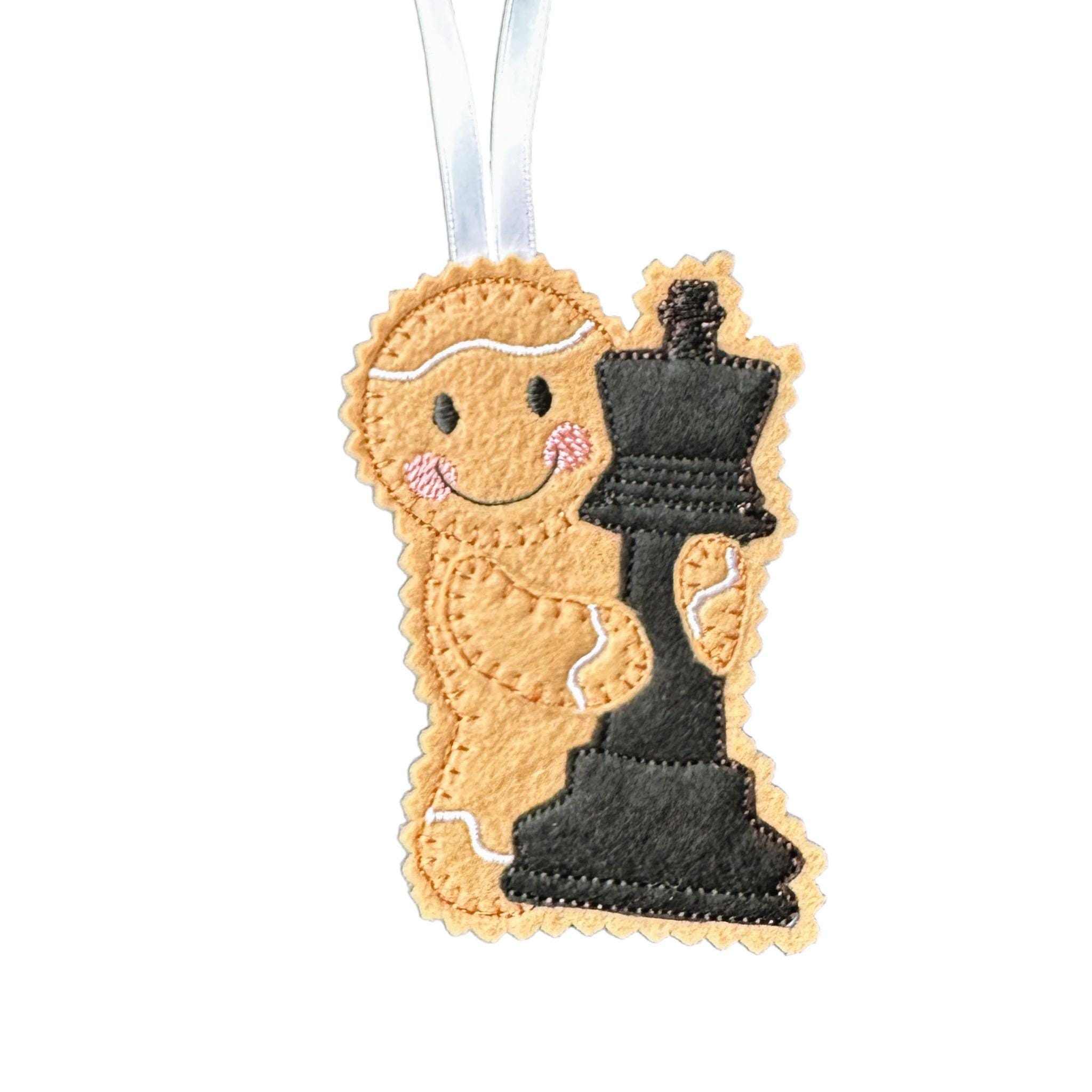 Chess Player Gingerbread Man Felt Decoration — image 3
